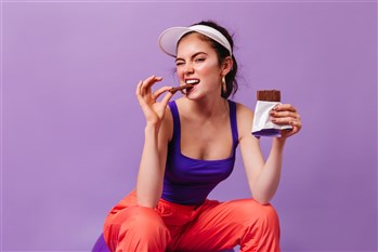 هل تتناولون الحلويات في الأوقات المناسبة؟ إليكم الجواب!