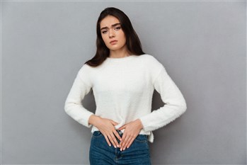 ما هي أنواع التهابات المهبل الأكثر شيوعاً وكيف تؤثر على صحّتك؟