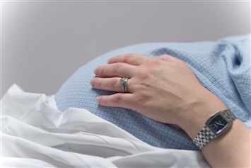 ما هي الحالات التي تدفع الى الولادة القيصرية بدل الطبيعية؟
