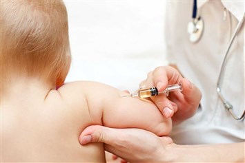 هل يمكنكِ تطعيم طفلكِ وهو مصاب بالزكام؟