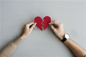 ماذا تعرفون عن متلازمة القلب المكسور؟ إليكم أسبابها وعلاجها! 