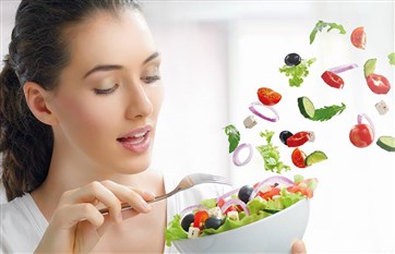 طعامك دليل صحّة بشرتكِ وشعركِ... إليكِ هذه النصائح المهمّة!