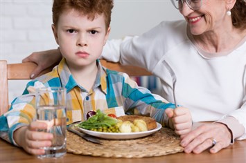 لماذا يمكن أن يفقد طفلكِ شهيته لتناول الطعام؟