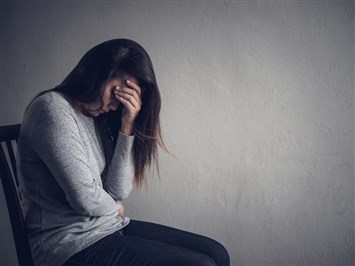 أعراض لا يجب التغاضي عنها... فهي تشير الى اكتئاب ما بعد الولادة!