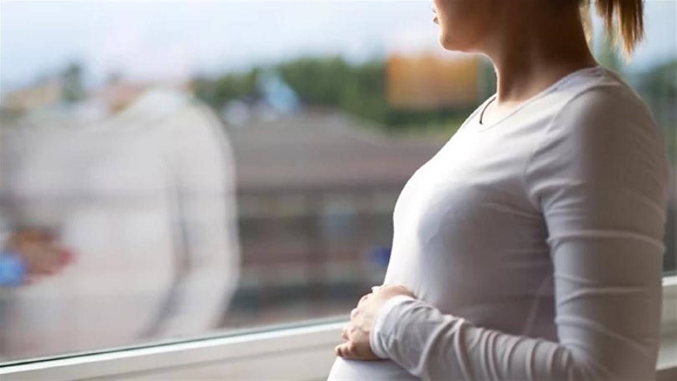 لماذا يحدث تورم عند الحامل