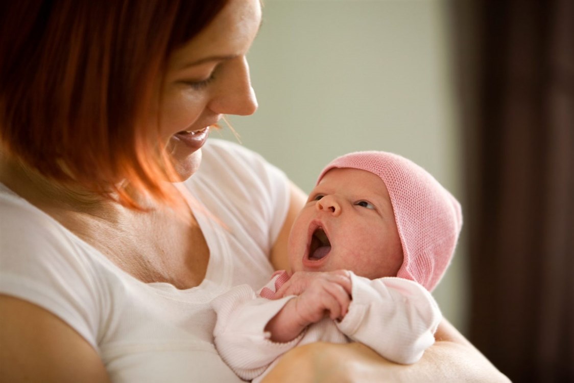 هل تشققات الحمل تختفي بعد الولادة