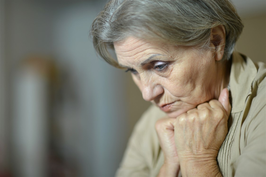نصائح لدعم كبار السن نفسيا في العزل المنزلي