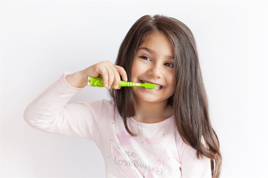طريقة اختيار فرشاة الاسنان للطفل