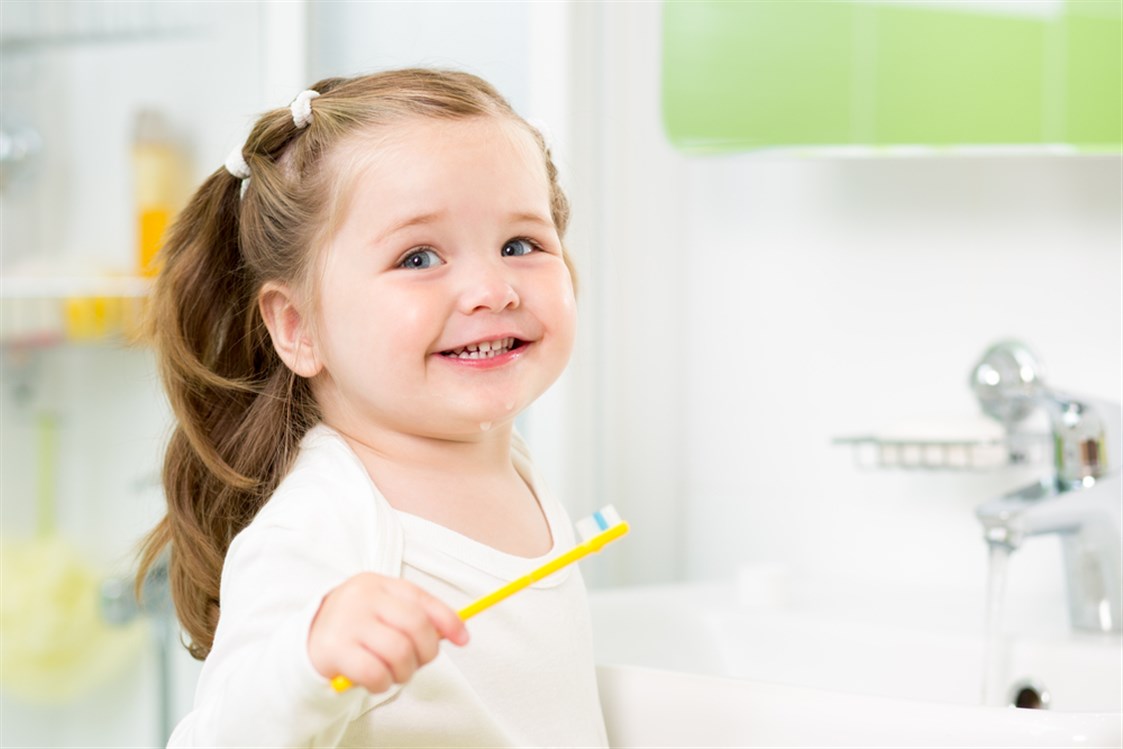 الحفاظ على سلامة اسنان الطفل