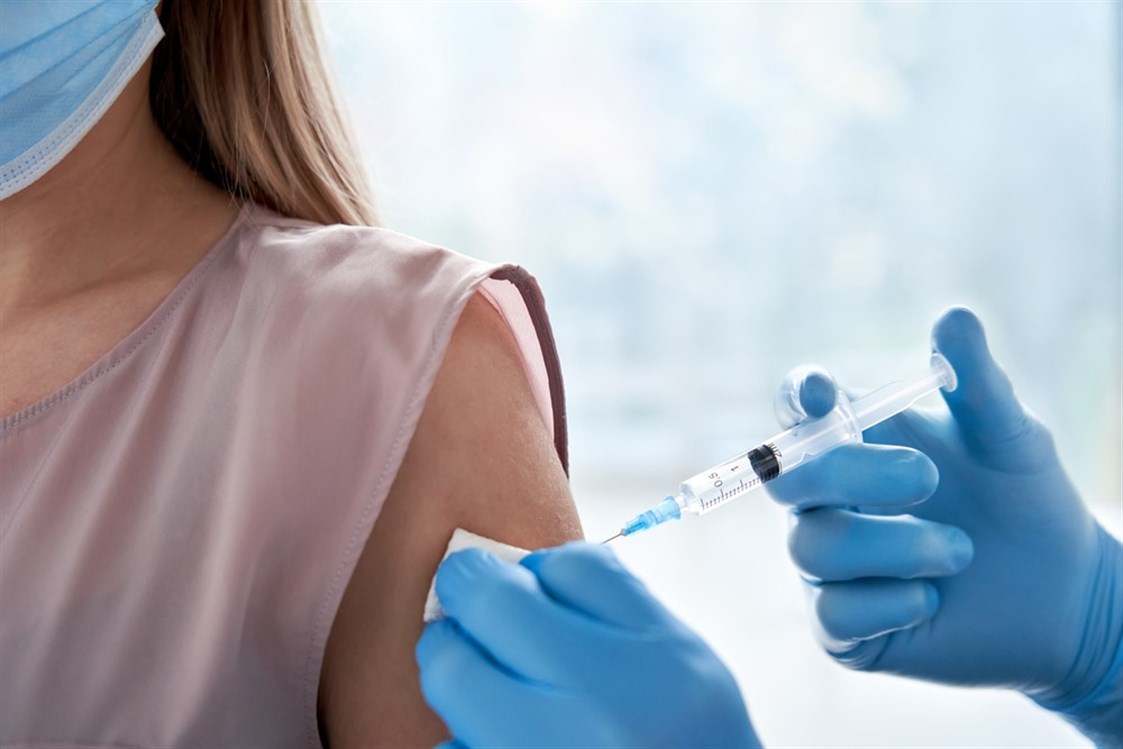 هل اللقاح يؤثر على الدورة الشهرية